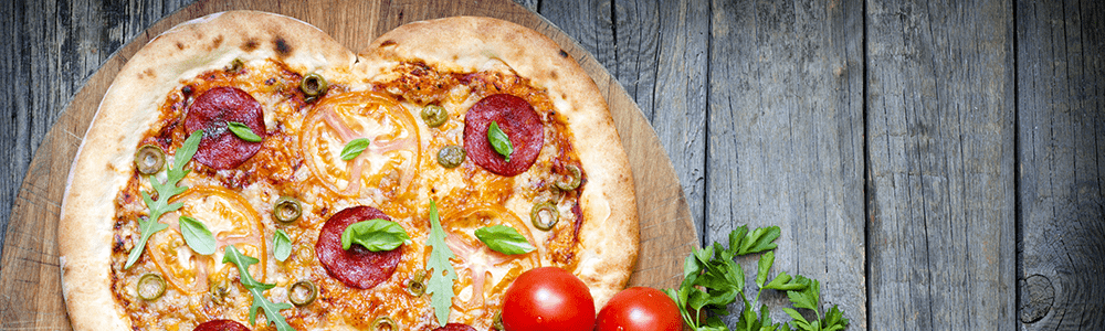 Pizza z sosem śmietanowym