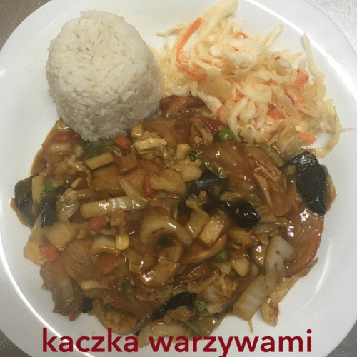 Kaczka z warzywami i grzybami