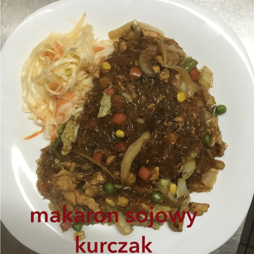 Makaron sojowy z kurczakiem