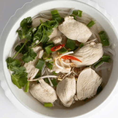Zupa mala phở z kurczakiem (phỏe gà bé )