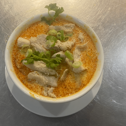 Zupa Tom Yum z kurczakiem,( súp thái tomyun với gà )