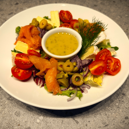 Sałatka z łososiem