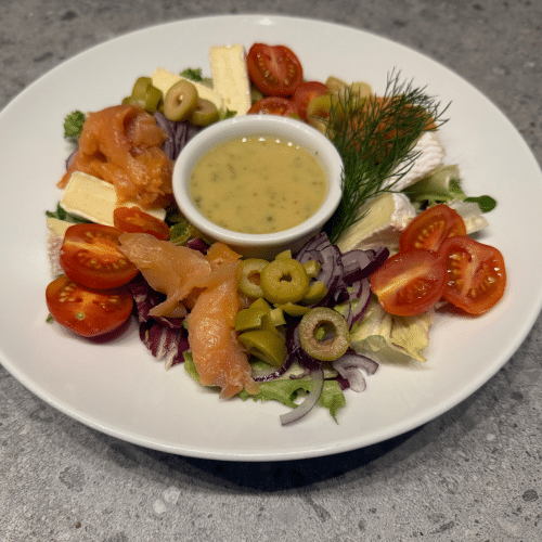 Sałatka z łososiem