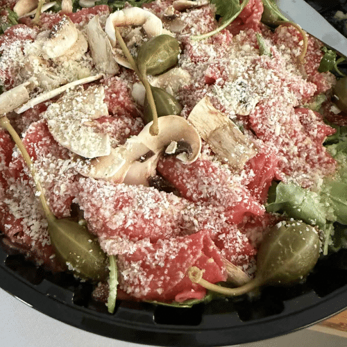 Carpaccio wołowe z dodatkami i pieczywem 340g