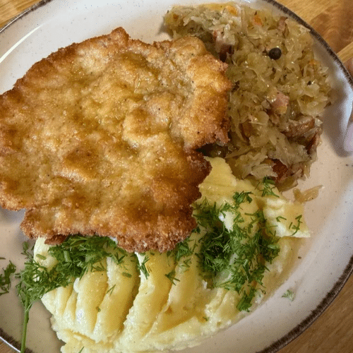 Schabowy, puree, kapusta zasmażana