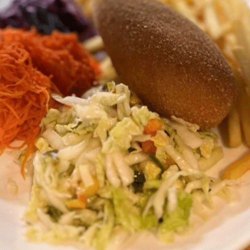 surówka z kapusty pekińskiej i warzyw