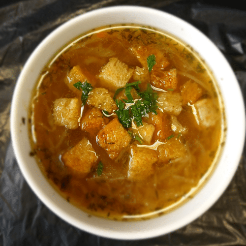 Zupa cebulowa z grzankami