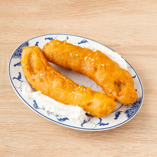 Banan w cieście z miodem i bitą śmietaną