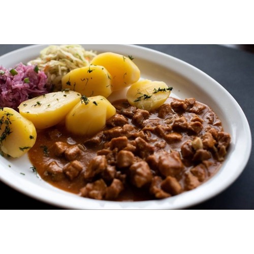 gulasz z kluskami