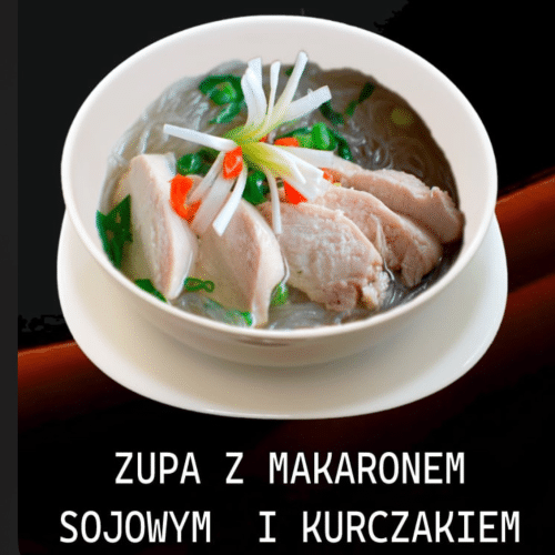 Zupa z makaronem sojowym i kurczakiem
