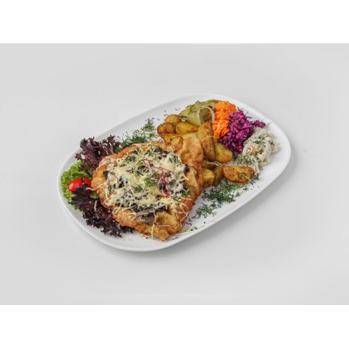 Kotlet z piersi kurczaka zapiekany z serem i pieczarkami