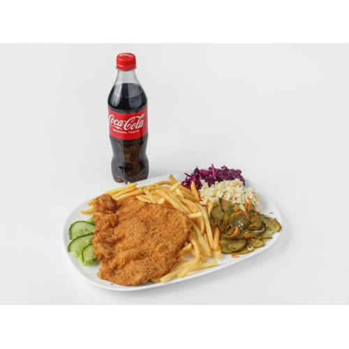 Kotlet schabowy z frytkami i surówką