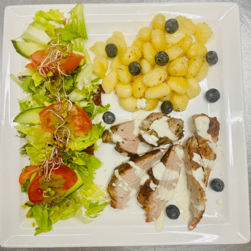 Polędwiczka wieprzowa z sosem śmietanowo-serowym