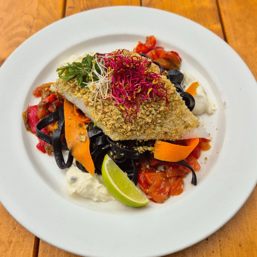 Halibut zapiekany pod kruszonką z pestek dyni