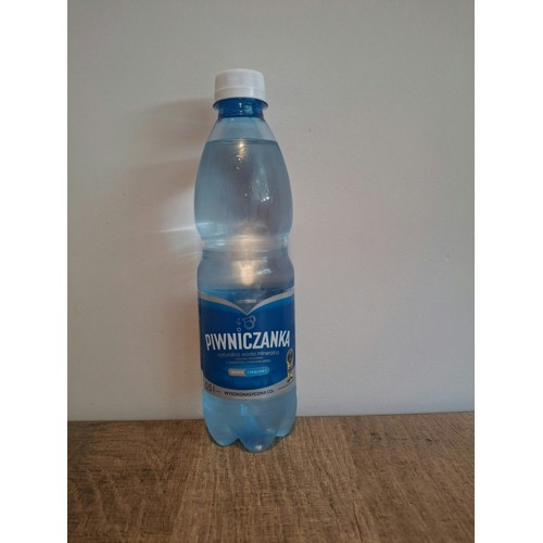Woda mineralna gazowana 0,5l