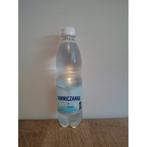 Woda mineralna niegazowana 0,5l
