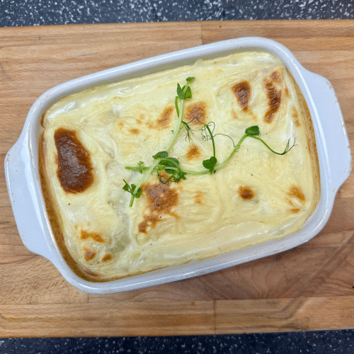 16. Naleśnik z kurczakiem, szpinakiem i serem camembert