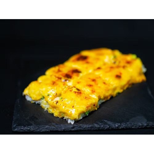 Sushi pizza z łososiem