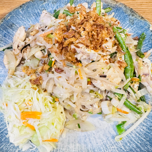 Makaron ryżowy z kurczakiem