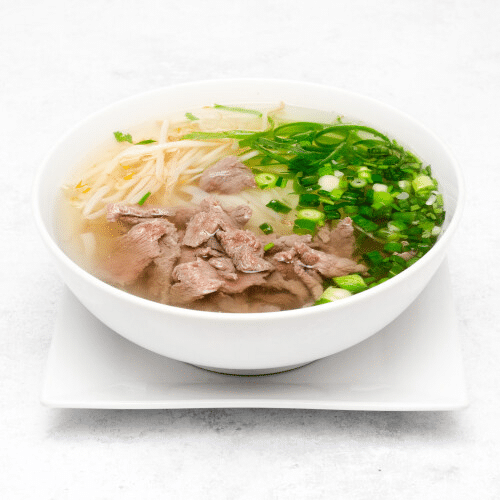 PHO WIETNAM z makaronem ryżowym i wołowiną (500 ml)