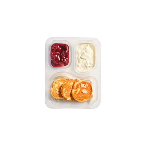 Pancakes, skyr z brzoskwinią i marakują , konfitura wiśniowa