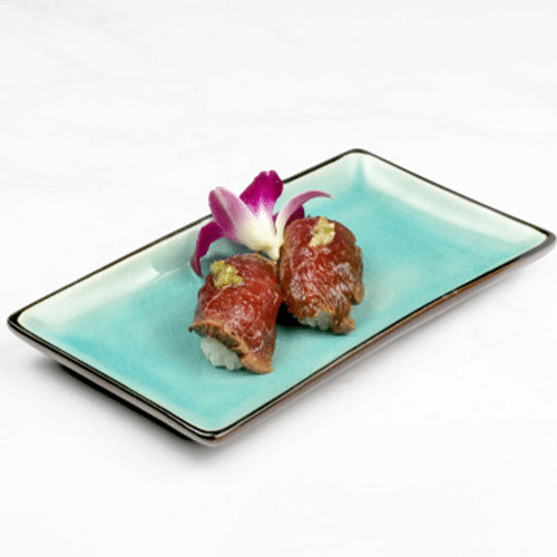 Nigiri z marynowaną polędwicą wołową