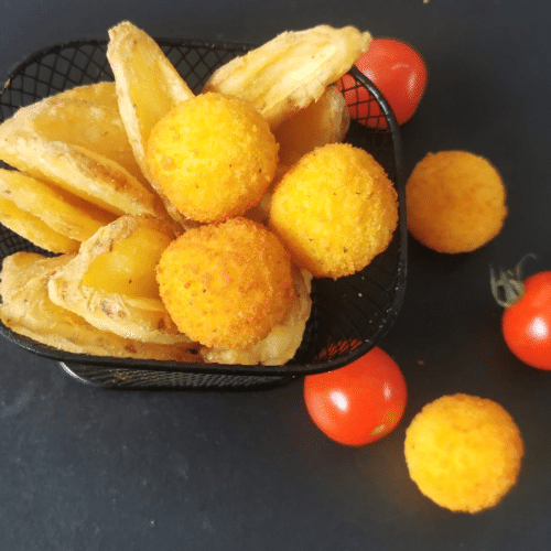 Cheese balls w panierce z frytkami