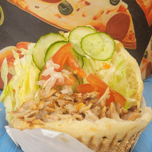 Bulka świeżo wypiekana z mięskiem,kurczak i karkowka