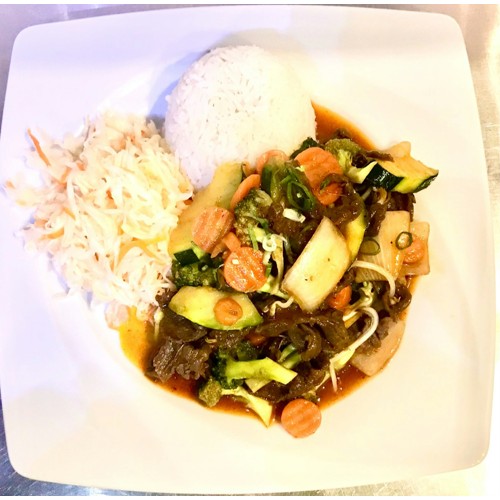 Wołowina w sosie sate