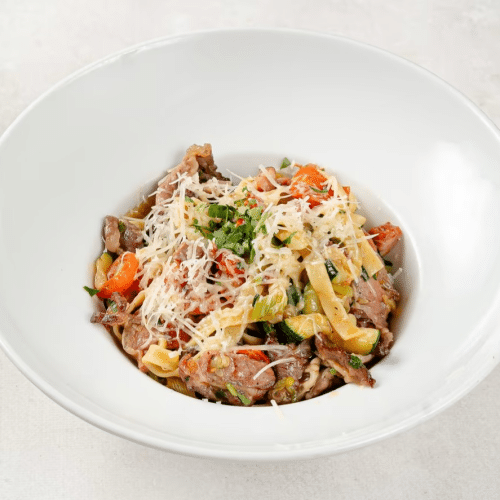 Linguine con tagliata alla griglia e zucchine