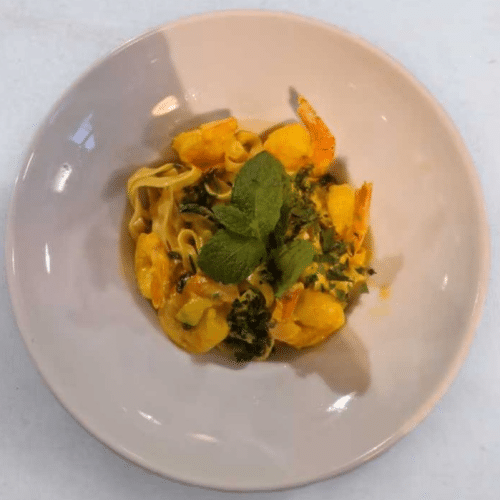 Linguine gamberi, zucchine e zafferano