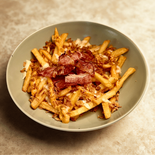 Frytki zapiekane z grillowanym boczkiem