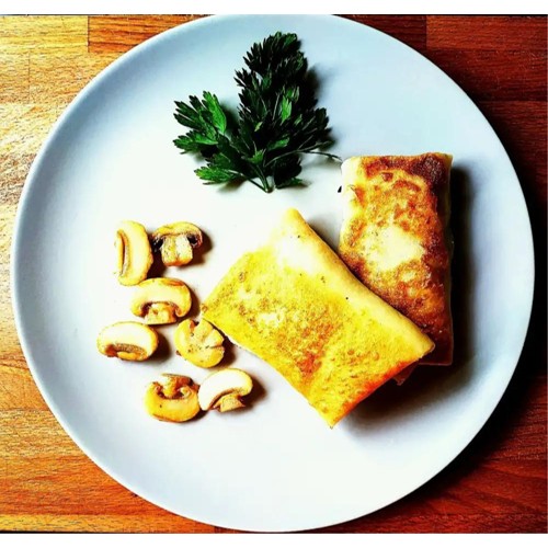 Naleśniki z pieczarkami i żółtym serem 2szt.