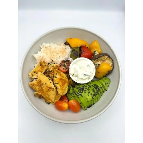 Bowl z grilowanym kurczakiem