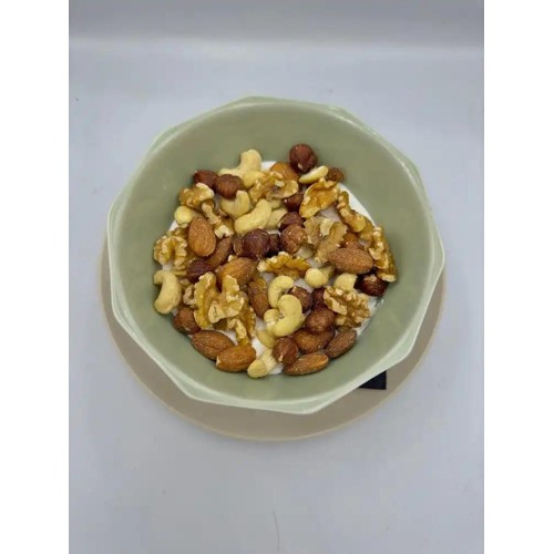 Jogurt z bakaliami, miodem i pastą tahini