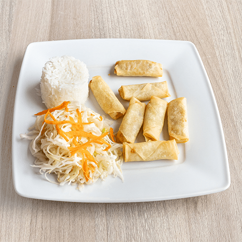 Sajgonki z warzywami ryżem 7 szt i surówką