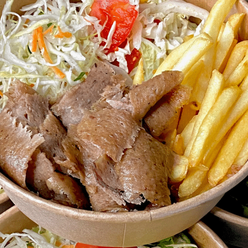 Kubełek mięso, frytki, surówka