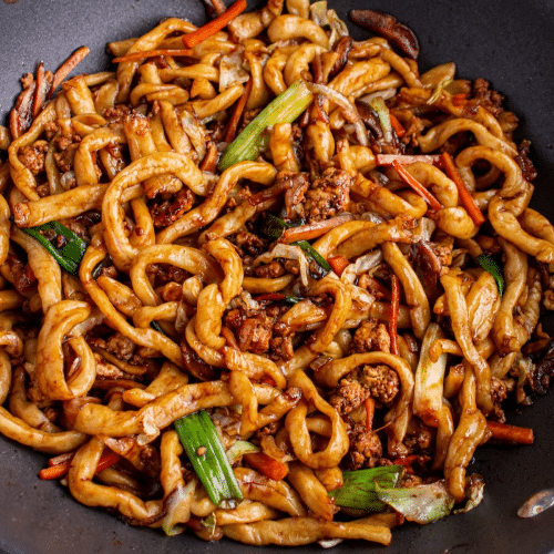 Makaron udon z wieprzowiną
