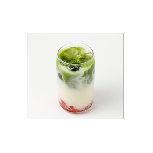 Truskawkowa Matcha na mleku kokosowym