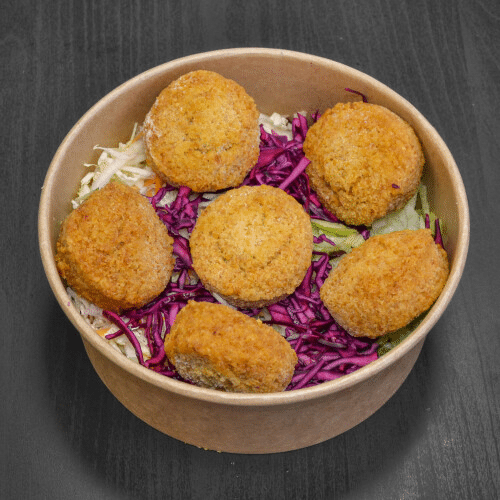 Falafel na talerzu