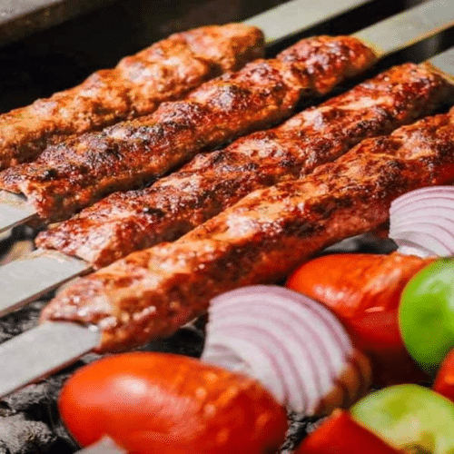 Rozmiar XXL Adana szisz wołowo-barani w cienkim cieście