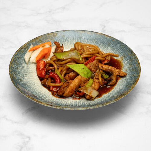 Makaron udon z kurczakiem
