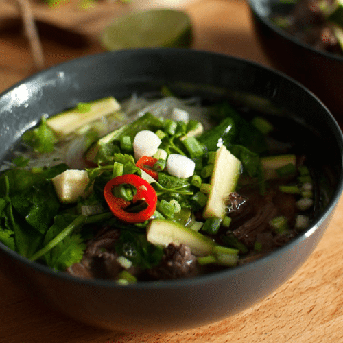 Rosół z makaronem i wołowiną