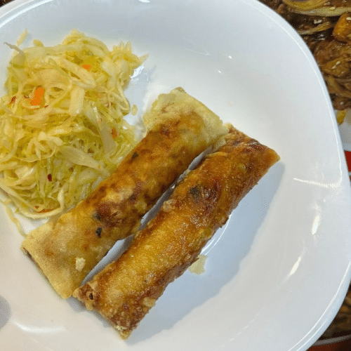 Sajgonki 2 szt. z surówką 250g