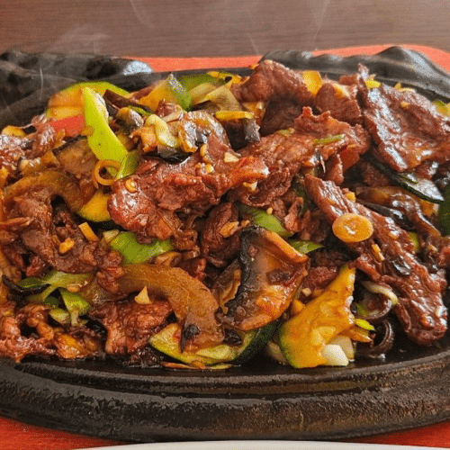 Wieprzowina Bulgogi na gorącym półmisku