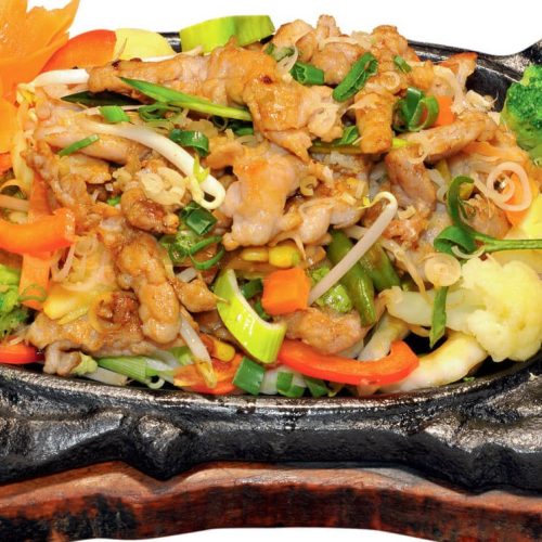 Wieprzowina z czosnkiem na gorącym półmisku