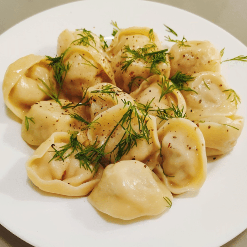 Pielmieni z łososiem, twarogiem i koperkiem 15 szt.