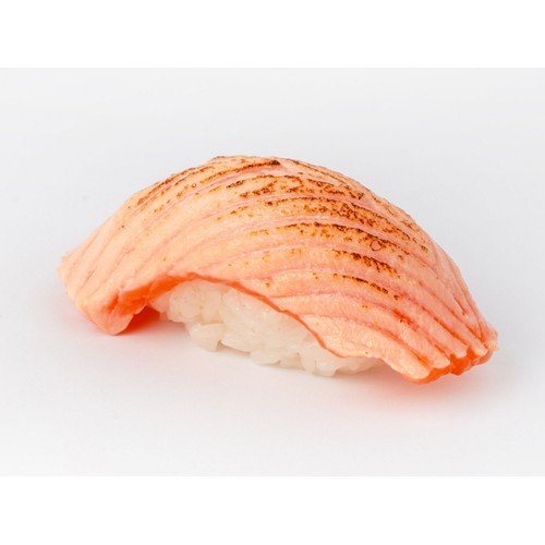Nigiri łosoś opalany