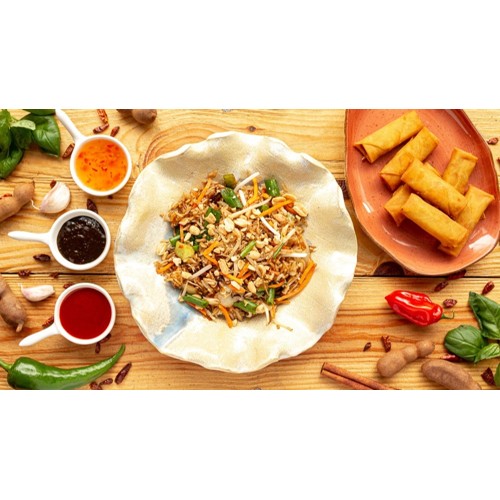 Chiński makaron z warzywami i tofu + sajgonki 10 szt.