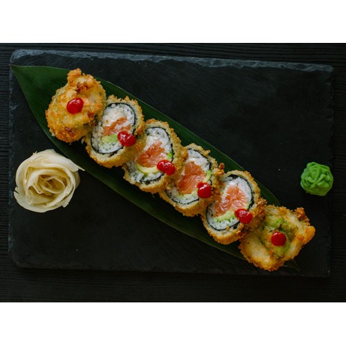 Rolka w tempurze z łososiem